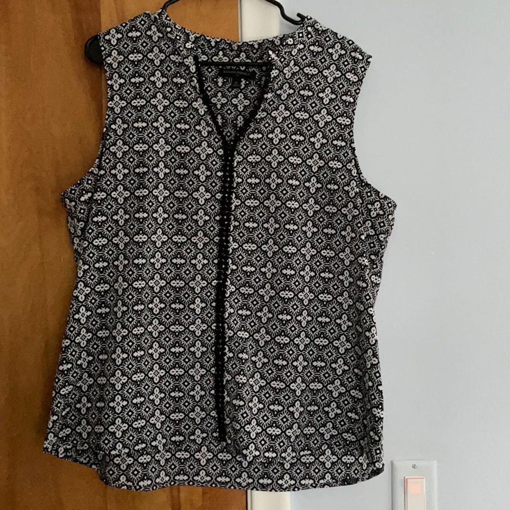 Banana republic factory XL detailed top